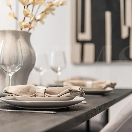 Apartment With Picasso Vibes By Rems *