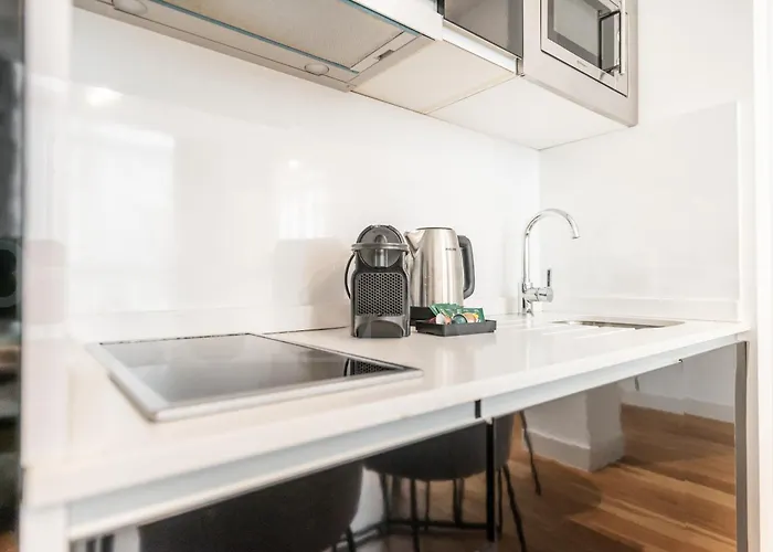 With Picasso Vibes By Rems Appartement *