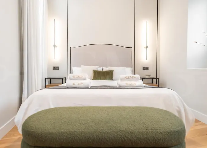 Appartement With Picasso Vibes By Rems *