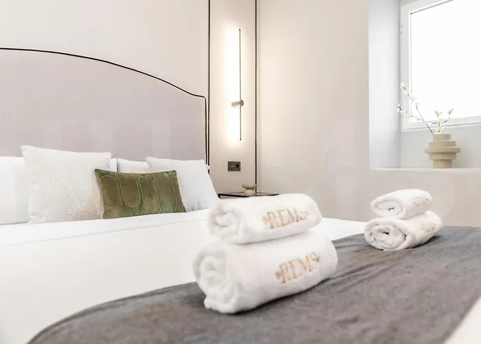 Appartement With Picasso Vibes By Rems *